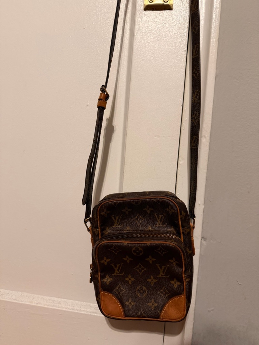 Louis Vuitton Monogram Canvas crossbody Bag Amazon/ Danube style